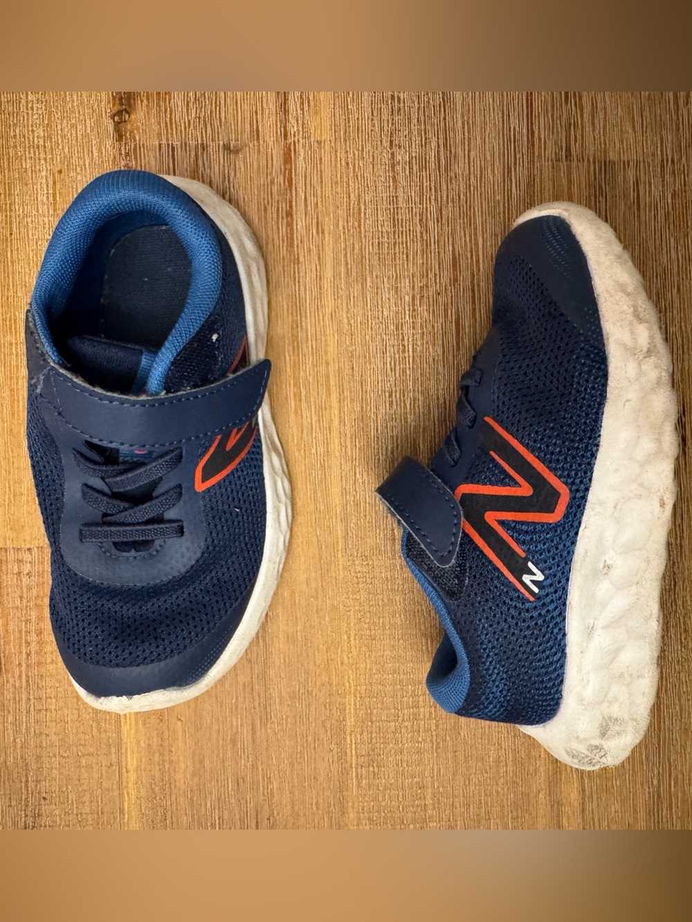 New Balance Navy and Orange Kids' Hook-and-Loop Sneakers size 8W